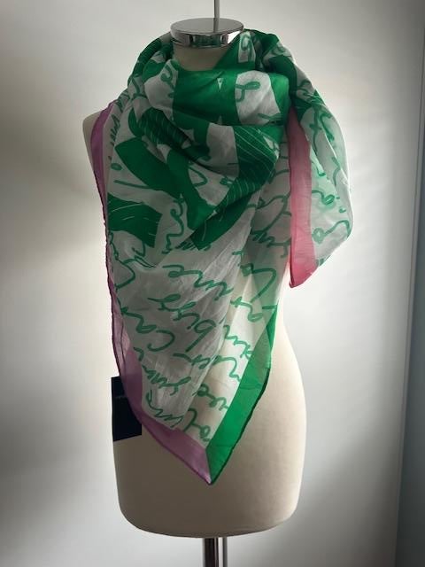 Nieuwe Caroline Biss Sjaal Groen Wit Roze, Kleding | Dames, Mutsen, Sjaals en Handschoenen, Ophalen of Verzenden, Nieuw, Maat 46/48 (XL) of groter