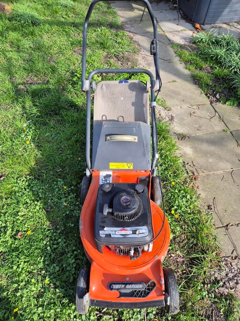 Queen Garden Benzine Grasmaaier Briggs & Stratton 4HP, Tuin en Terras, Grasmaaiers, Ophalen, Cirkelmaaier, Gebruikt, Queen Garden