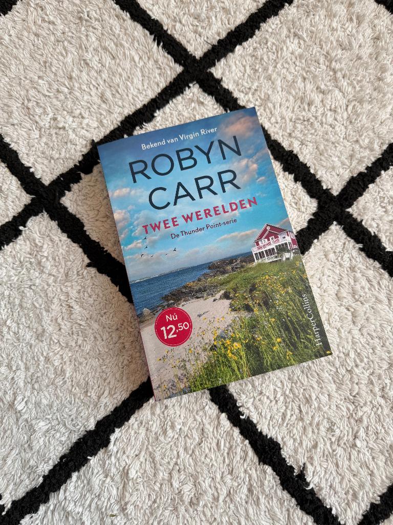 ZGAN boek Robyn Carr Twee Werelden 9789402709834 roman, Ophalen of Verzenden, Zo goed als nieuw, Robyn Carr, Nederland