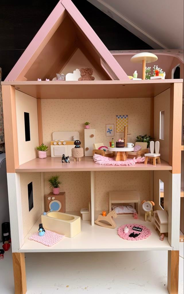Houten Poppenhuis petite Amelie met Meubels, Kinderen en Baby's, Speelgoed | Poppenhuizen, Ophalen, Gebruikt, Poppenhuis