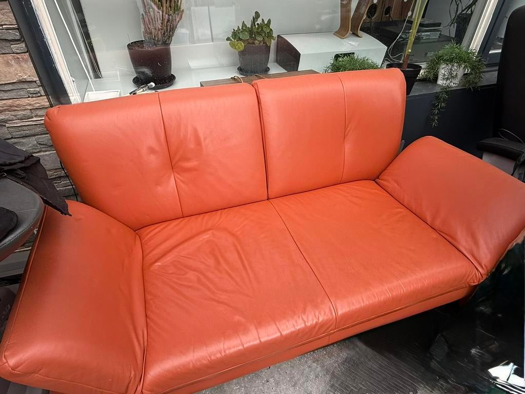 Montel 2-zitsbank oranje leer., Ophalen, 150 tot 200 cm, Tweepersoons, Zo goed als nieuw