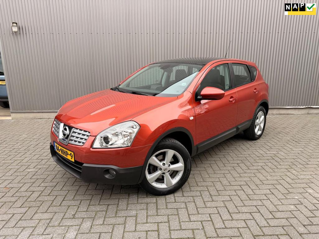 Nissan Qashqai 2.0 Tekna 4WD Camera|Trekhaak|Panorama|Navi, Auto's, Nissan, Gebruikt, Zwart, 4 cilinders, Handgeschakeld