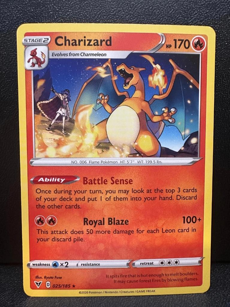 Charizard 025/185 Vivid Voltage Pokemon, Ophalen of Verzenden, Zo goed als nieuw, Losse kaart