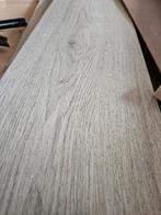 Gratis af te halen: 7 planken laminaat en een rol ondervloer, Gebruikt, Ophalen of Verzenden, Minder dan 10 m², Grijs