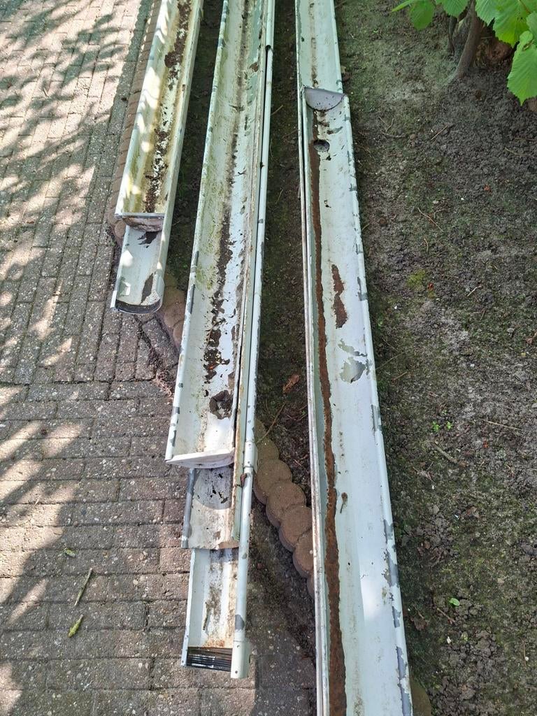 Zinken dakgoot met beugels en toebehoren, Ophalen, Gebruikt, 4 tot 6 meter, Zink