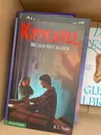 Kippenvel: We Zijn Niet Alleen - R.L. Stine, Ophalen of Verzenden, Gelezen, Nederland