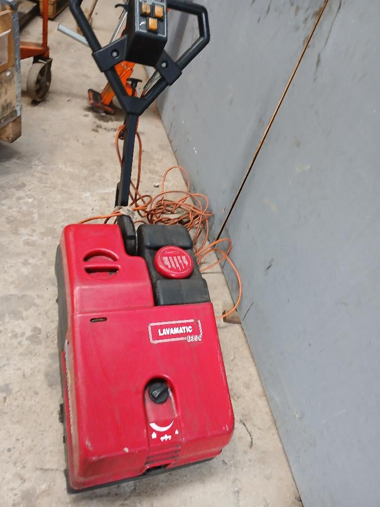schoonmaakmachine LAVAMATIC 350 borstelmachine 220volt, Ophalen of Verzenden, Gebruikt, Overige typen