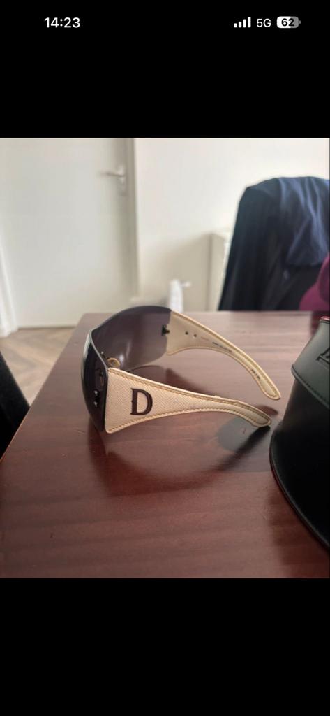 ducati zonnebril, Sieraden, Tassen en Uiterlijk, Zonnebrillen en Brillen | Dames, Gebruikt, Zonnebril, Overige kleuren, Ophalen of Verzenden