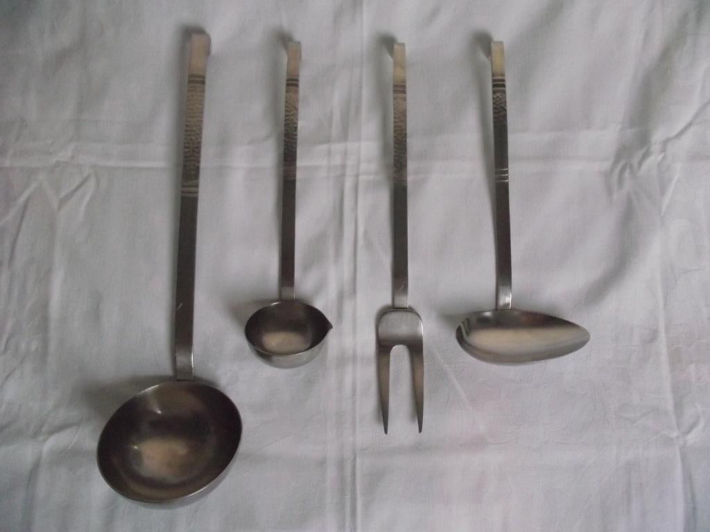 Sola hamerslag lepelrek rek + 6 opscheplepel spatel vork p s, Antiek en Kunst, Antiek | Bestek, Ophalen of Verzenden
