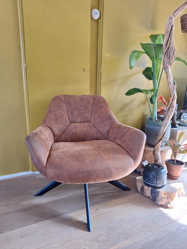 Draai fauteuil cognac, Ophalen, Zo goed als nieuw, Minder dan 75 cm, 50 tot 75 cm