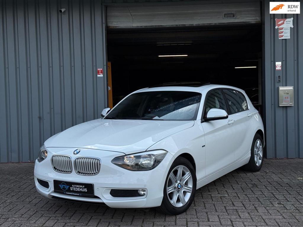 BMW 1-serie 116i Business+ Urban Opendak | Navi | PDC, Auto's, BMW, 1-Serie, Euro 5, Gebruikt, 4 cilinders