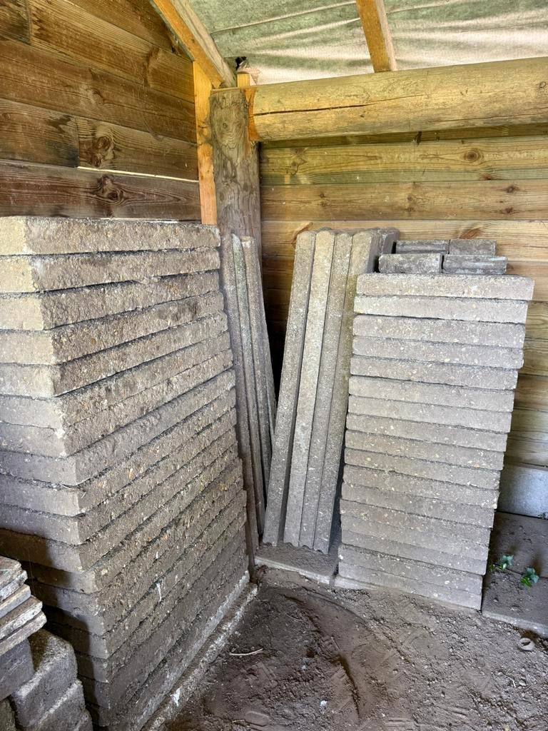 Ongeveer 50 grint tegels 60 x 40 (met en zonder grint), Tuin en Terras, Tegels en Klinkers, Ophalen, Gebruikt, Beton, Terrastegels