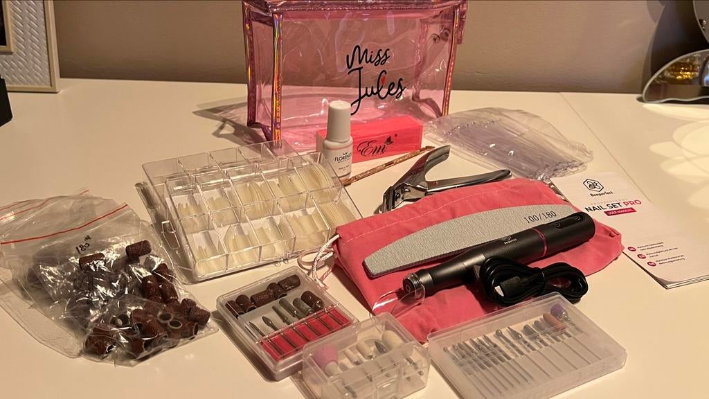 Nagelset met elektrische vijl en accessoires, Ophalen, Zo goed als nieuw, Handen en Nagels