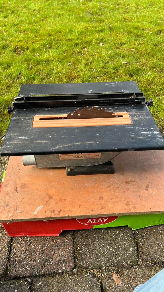 Tafelcirkelzaag, Doe-het-zelf en Verbouw, Gereedschap | Zaagmachines, Ophalen, Gebruikt, Cirkelzaag, 600 tot 1200 watt