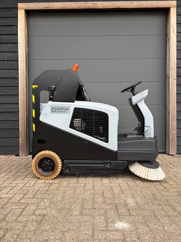 Nilfisk SW5500 | Veegmachine | Hooglosser | Stofvrij, Ophalen of Verzenden, Nilfisk