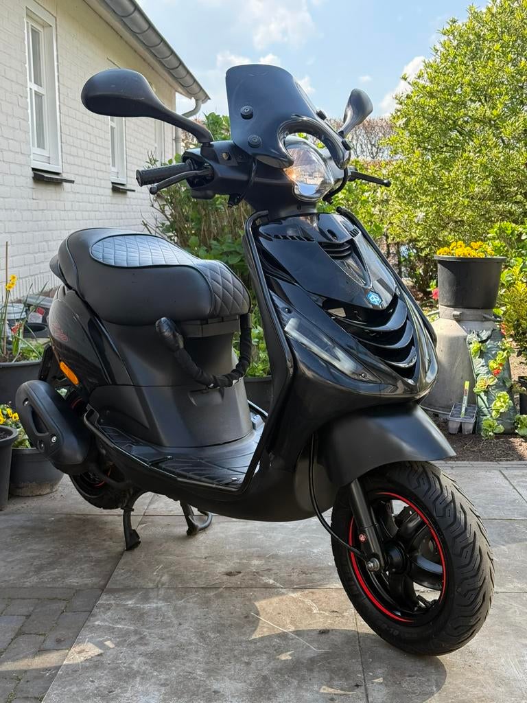 ⭐️Piaggio zip 4 takt SP-Line 2020 Brom zeer nette staat⭐️, Fietsen en Brommers, Scooters | Piaggio, Ophalen of Verzenden, Zo goed als nieuw