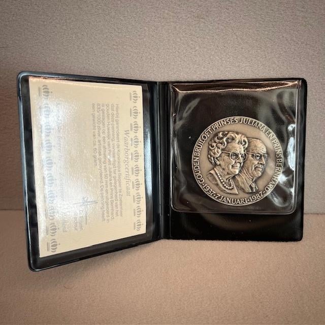 Zilveren Huwelijkspenning Juliana & Bernhard (1937–1987), Postzegels en Munten, Ophalen of Verzenden, Zilver, Nederland