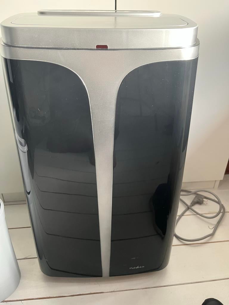 Nedis mobile airo 12000BTU zeart met zilver, Ophalen of Verzenden, Zo goed als nieuw, Koelen en Ontvochtigen, 100 m³ of groter