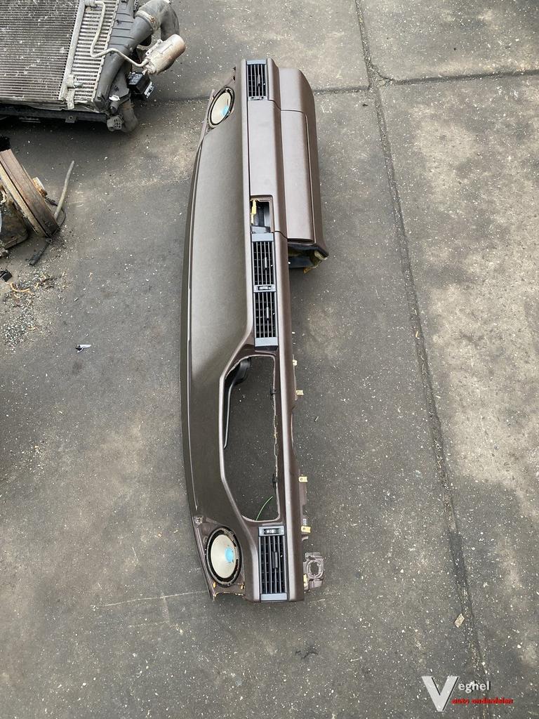 Mercedes W124  1985 Dashboard Bruin ( mooie staat ), Ophalen, Gebruikt, -, -