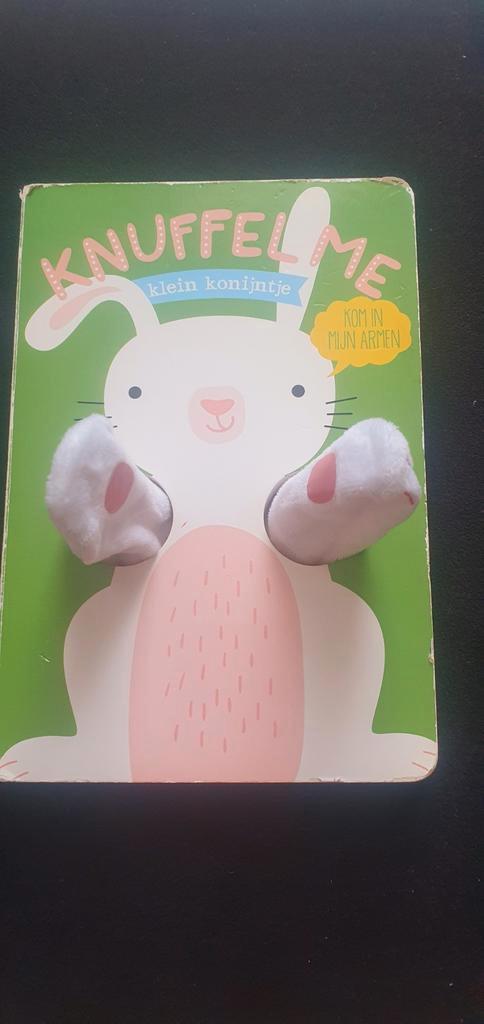 Knuffel Me: Klein Konijntje - Interactief Vingerpopboek, Boeken, Kinderboeken | Baby's en Peuters, Zo goed als nieuw, 0 tot 6 maanden