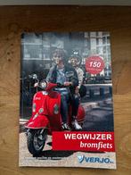 Wegwijzer Bromfiets CBR Theorieboek, Ophalen of Verzenden, Gelezen, Algemeen