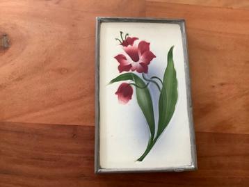 Relief presenteer tegel art nouveau beschildering op pootjes beschikbaar voor biedingen