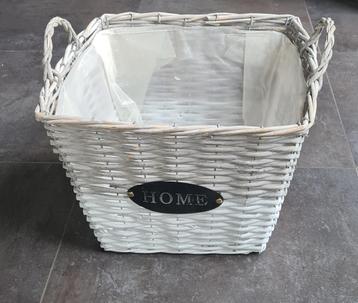 2 rieten manden - nieuw beschikbaar voor biedingen