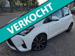 Toyota Yaris 1.5 VVT-i AUTOMAAT ASPIRATION DYNAMIC SPORT 17, Gebruikt, Met garantie (alle), Wit, Origineel Nederlands