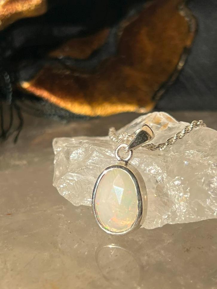 Edelopaal opaal hanger beschermt vreugde welvaart love, Sieraden, Tassen en Uiterlijk, Kettingen, Nieuw, Zilver, Met edelsteen