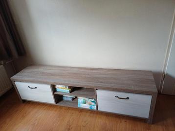TV meubel met bijpassende salontafel  beschikbaar voor biedingen