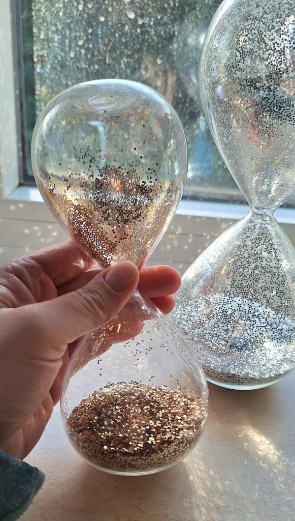 Set van 3 glazen zandlopers glitter, Huis en Inrichting, Overige Huis en Inrichting, Zo goed als nieuw, Ophalen