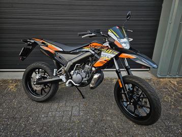 DERBI SENDA DRD SM EXTREME BJ 04-2020 ZWART ORANJE PAS 726! beschikbaar voor biedingen