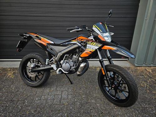 DERBI SENDA DRD SM EXTREME BJ 04-2020 ZWART ORANJE PAS 726!, Fietsen en Brommers, Brommers | Tuning en Styling