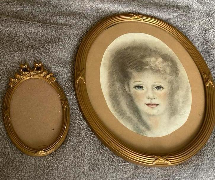 Twee brocante antieke Franse goudkleurige lijsten, Antiek en Kunst, Curiosa en Brocante, Ophalen of Verzenden