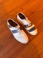 Witte leren sneakers met blauw bruine strepen maat 38, Overige, Wit, Ophalen of Verzenden, Sneakers of Gympen
