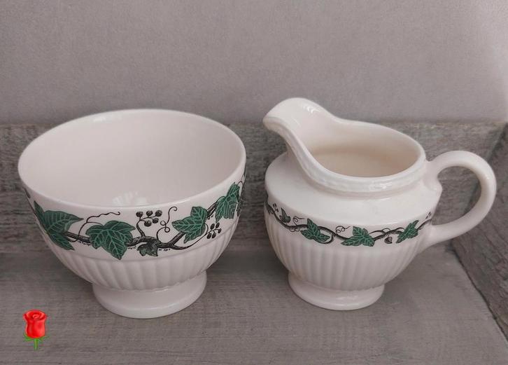 Wedgwood Stratford klein roomstel, Huis en Inrichting, Keuken | Servies, Zo goed als nieuw, Overige typen, Wedgwood, Aardewerk