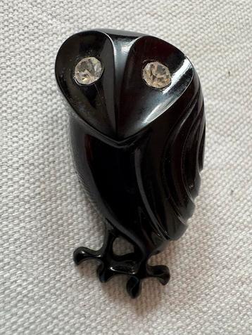 Broche Zwart Uiltje met Strass beschikbaar voor biedingen