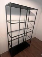 IKEA VITTSJÖ stellingkast (zwartbruin/glas), Huis en Inrichting, Kasten | Stellingkasten, Ophalen, Zo goed als nieuw
