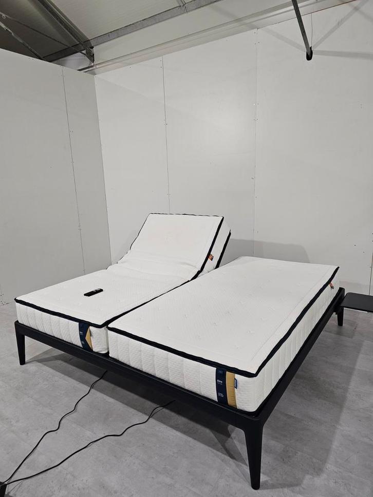 Showroom Auping Essential Night Blue 200x200 Elektrisch M2, Huis en Inrichting, Slaapkamer | Bedden, Zo goed als nieuw, Tweepersoons
