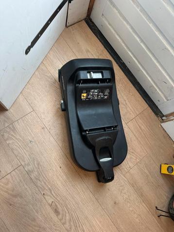 Maxi-Cosi Isofix Base beschikbaar voor biedingen