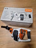 Stihl BT 45, Doe-het-zelf en Verbouw, Gereedschap | Boormachines, Boormachine, 600 watt of meer, Variabele snelheid, Nieuw