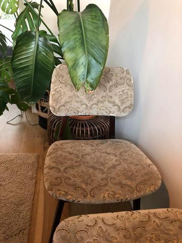 Mid century stoelen Van Teefelen look beschikbaar voor biedingen