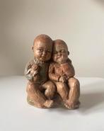 Geert Kunen, handgemaakt, kinderen met pop. 1970, Antiek en Kunst, Kunst | Beelden en Houtsnijwerken, Ophalen of Verzenden