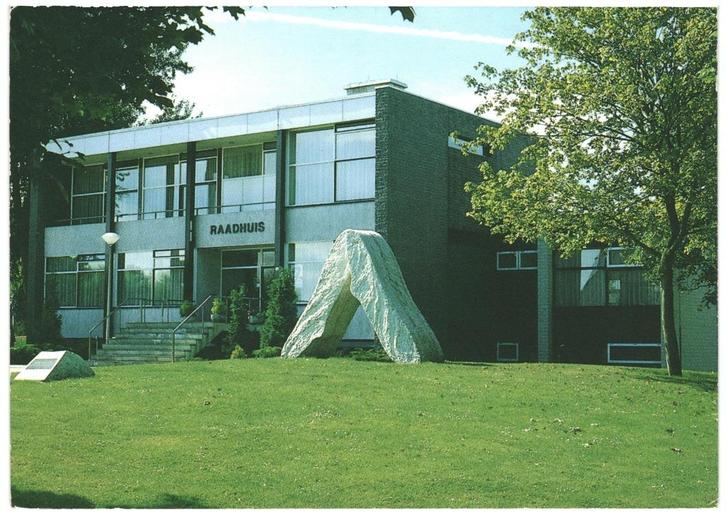 910638 Andijk 91  Raadhuis Wederopbouw Onderduikersmonument, Verzamelen, Ansichtkaarten | Nederland, Gelopen, Noord-Holland, 1980 tot heden