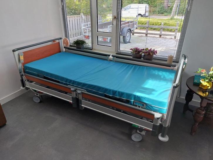 Hoog Laag bed (De Luxe), Diversen, Verpleegmiddelen, Zo goed als nieuw, Ophalen