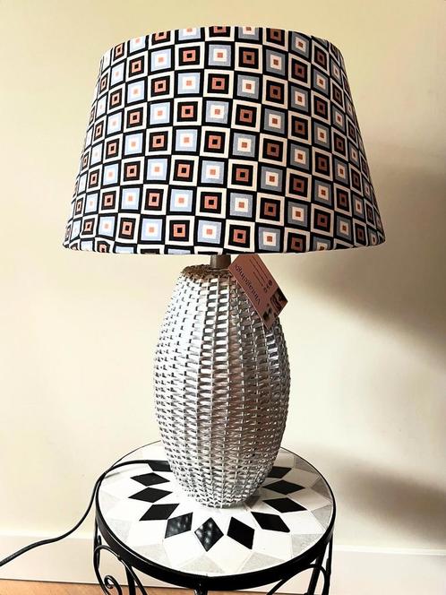 Prachtige sfeervolle tafellamp! Lampenvoet/ lampenkap NIEUW, Huis en Inrichting, Lampen | Tafellampen, Zo goed als nieuw, Minder dan 50 cm