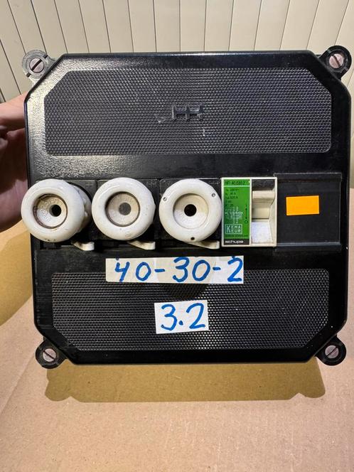 Holec zekeringkast met aardlekschakelaar (40A, 30mA, Hobby en Vrije tijd, Elektronica-componenten, Gebruikt, Ophalen of Verzenden