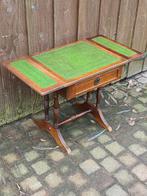 Antieke bijzettafel met groen leer, Antiek en Kunst, Antiek | Meubels | Tafels, Ophalen of Verzenden