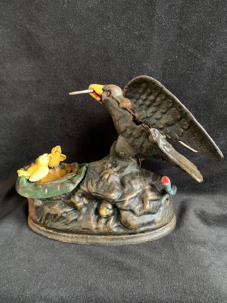 Spaarpot  Vogel /Adelaar) met nest., Verzamelen, Spaarpotten, Zo goed als nieuw, Dier, Metaal of Blik, Ophalen of Verzenden