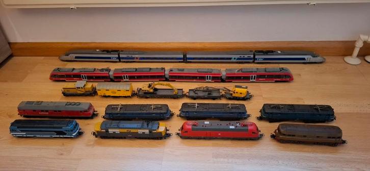 Verzameling marklin locomotieven wagons en rails, Hobby en Vrije tijd, Modeltreinen | H0, Zo goed als nieuw, Treinset, Gelijkstroom